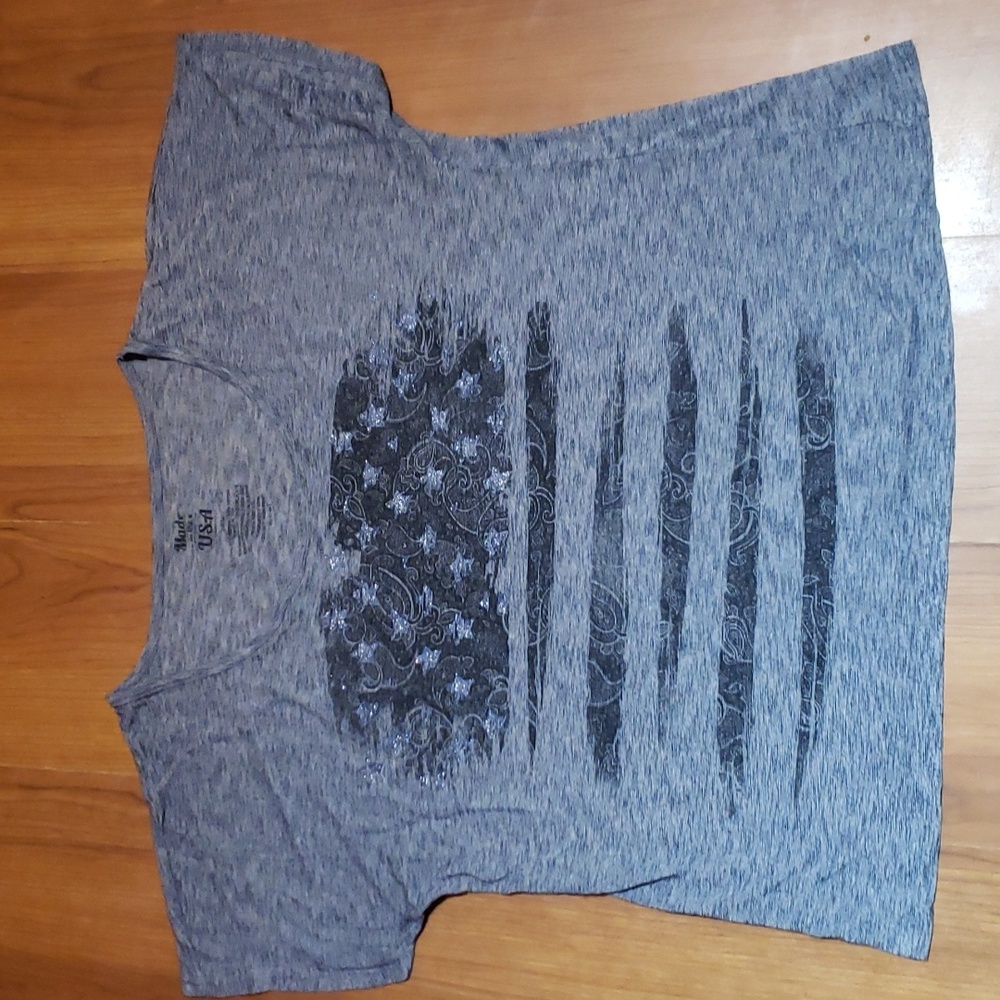EUC "Made In USA" gray glitter flag short sleeve t-shirt